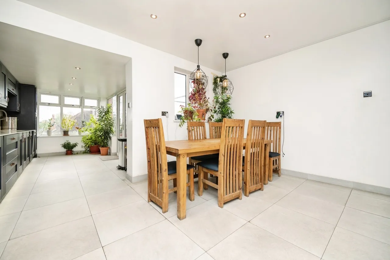 Woodcroft Avenue, B20, photo 11