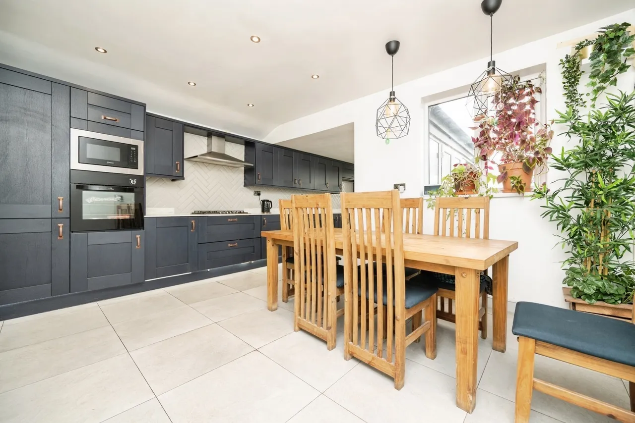Woodcroft Avenue, B20, photo 10