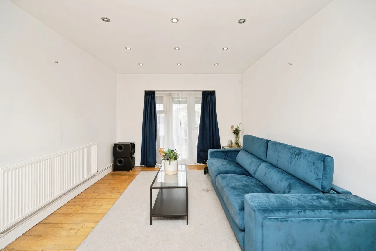 Woodcroft Avenue, B20, photo 6