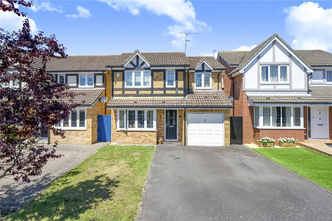 4 bed house for sale, Rubus Close, West End, GU24