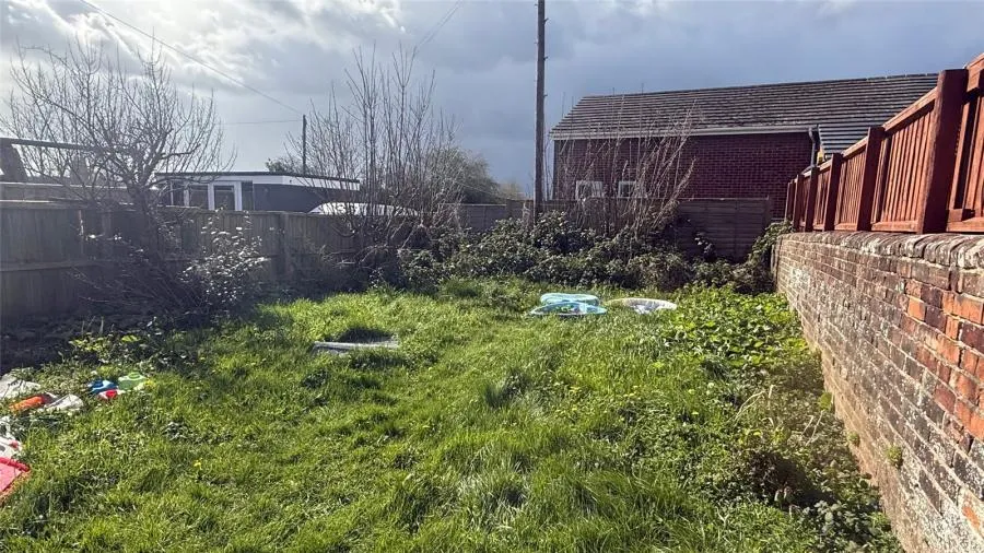 Fairlee Road, Newport, PO30, photo 9