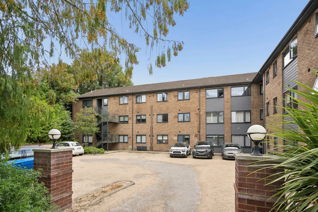Brookfield Road Wooburn Green, High Wycombe HP10 0QA, photo 11
