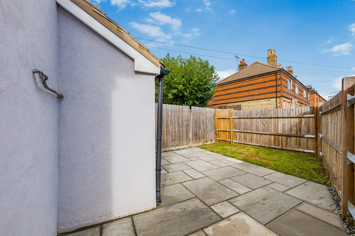 East Grinstead, RH19 2HG, photo 4