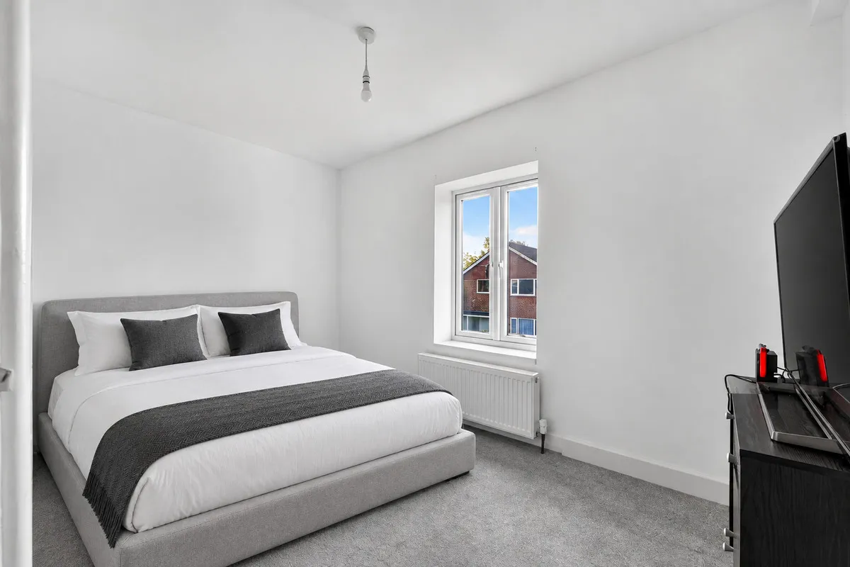 East Grinstead, RH19 2HG, photo 8