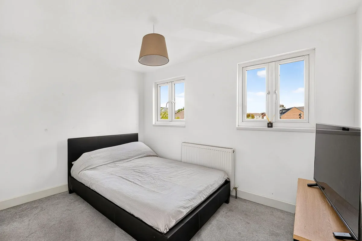East Grinstead, RH19 2HG, photo 9