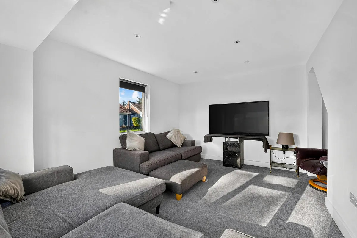 East Grinstead, RH19 2HG, photo 2