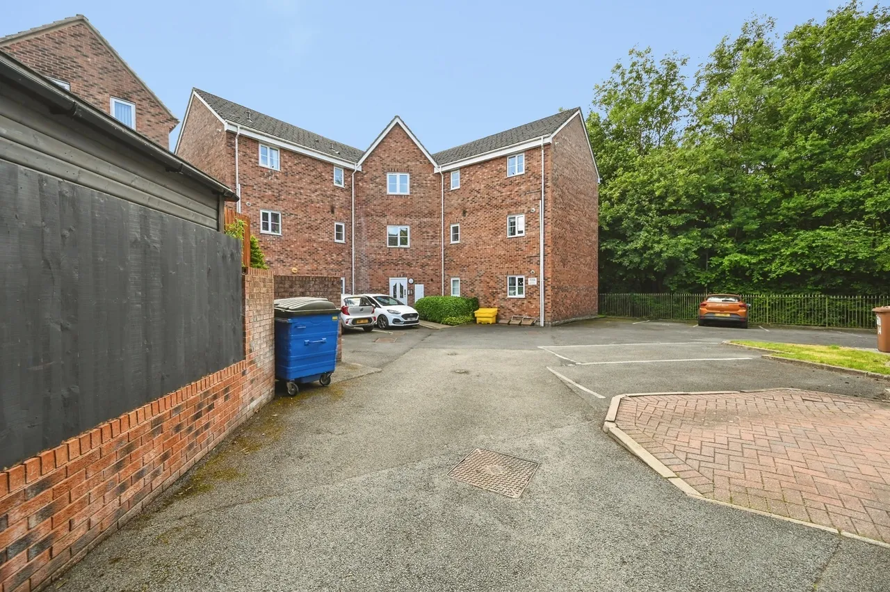 2 bed flat for sale — Catherine Way, NEWTON-LE-WILLOWS, Merseyside, WA12