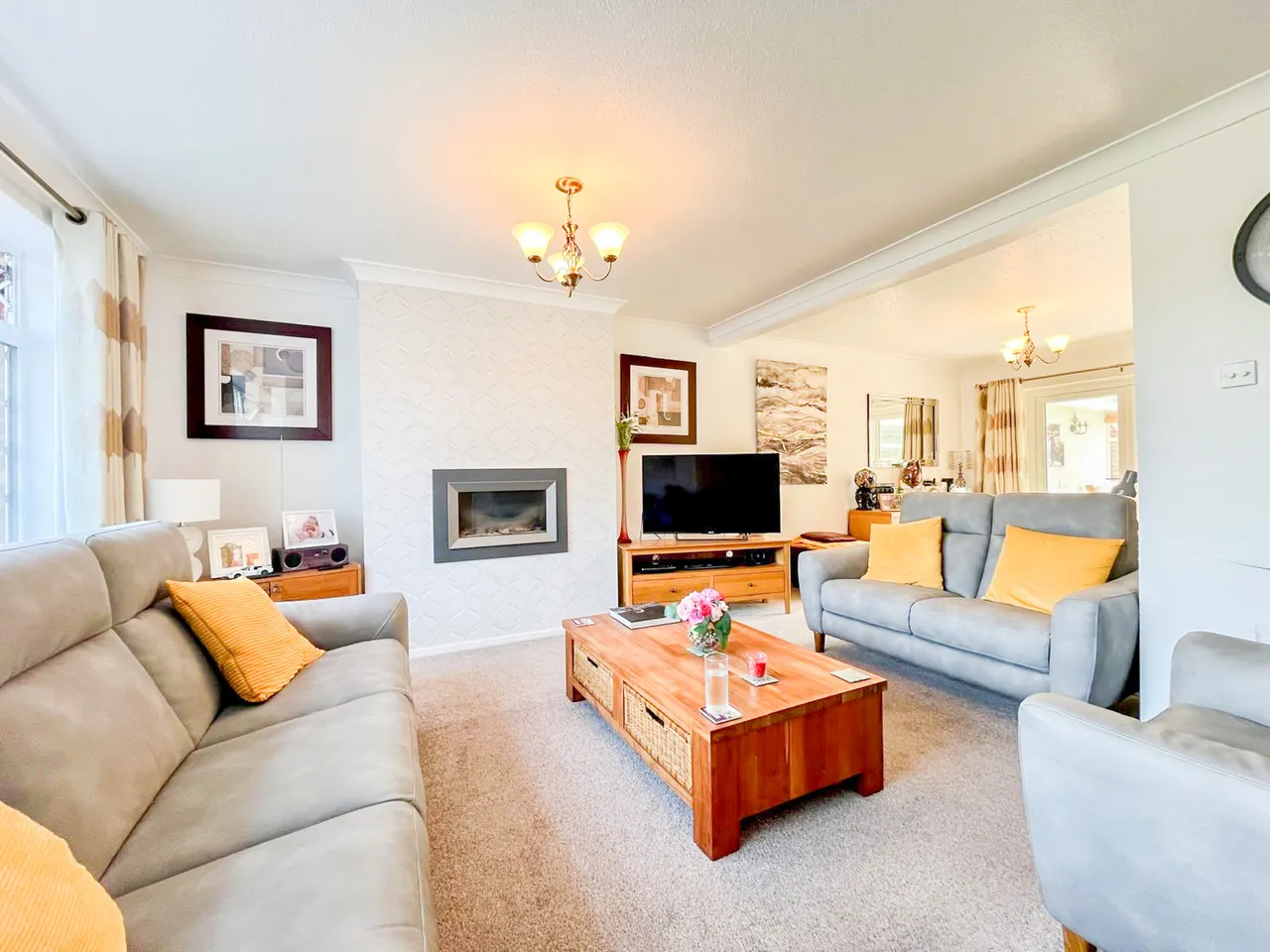 Buckingham Drive, Bury, BL8, photo 2