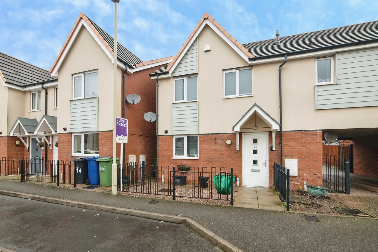 3 bed house for sale — Saredon Gardens, Dudley