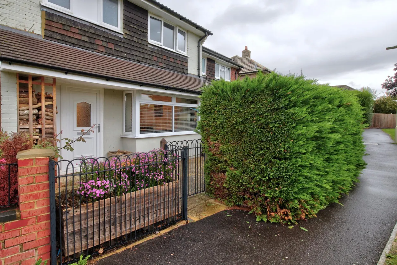 Bramble Road, Petersfield, GU31, photo 2