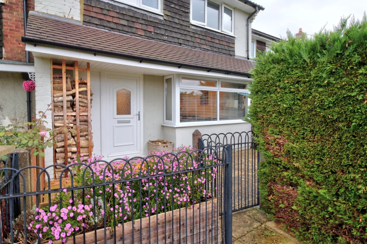 3 bed house for sale, Bramble Road, Petersfield, GU31