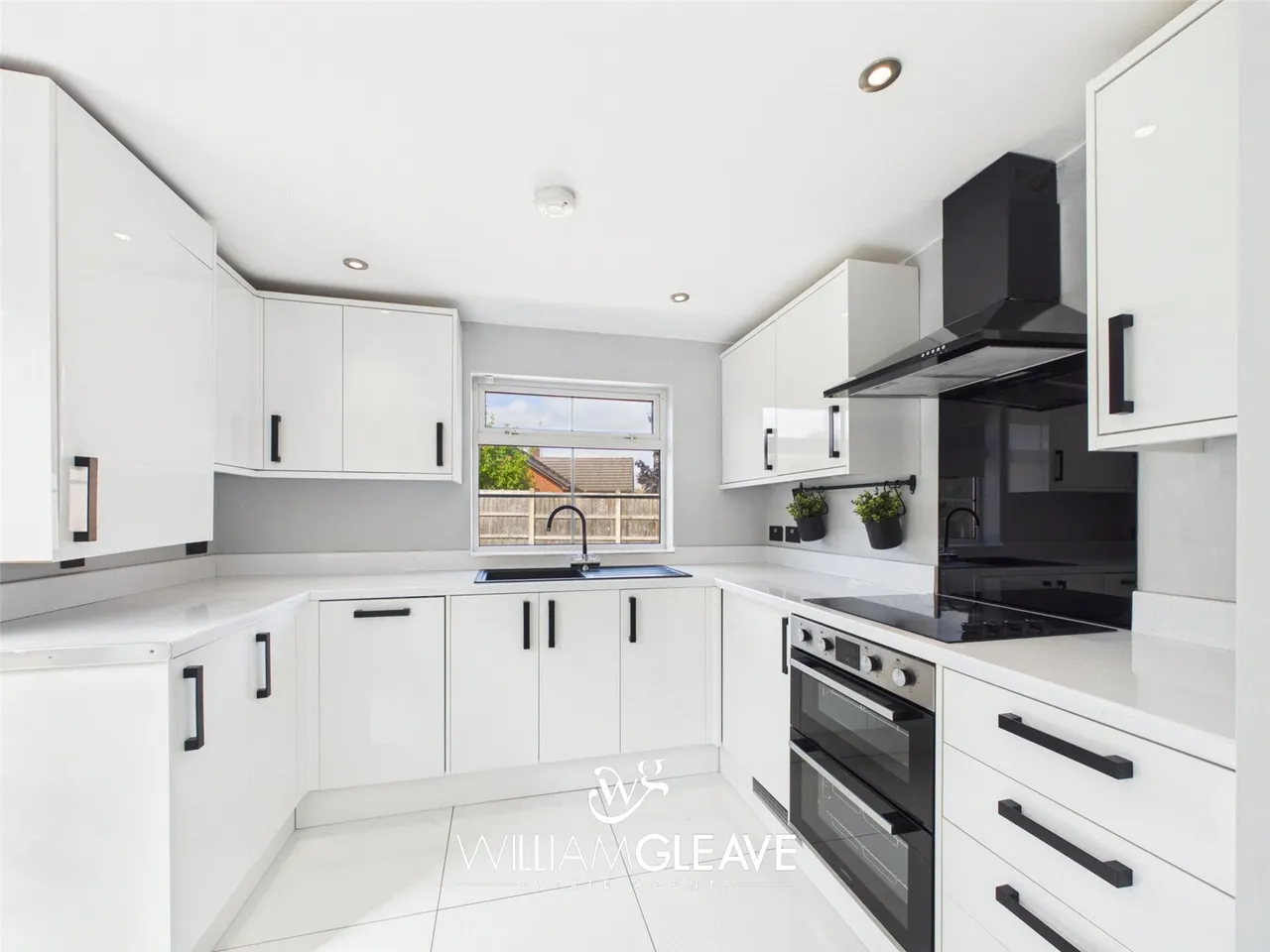 Woodlands Road, Mold, Flintshire, CH7 1UW, photo 5