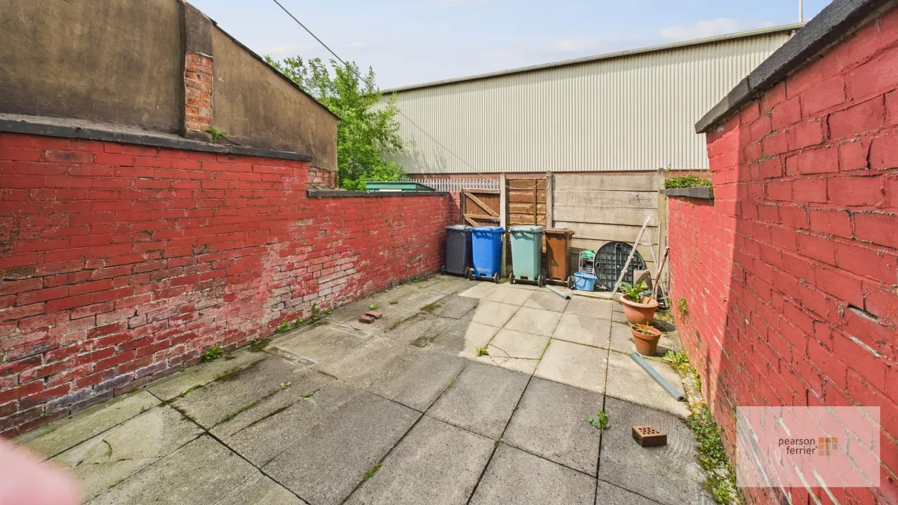 Chesham Crescent, Bury, BL9 6BX, photo 4