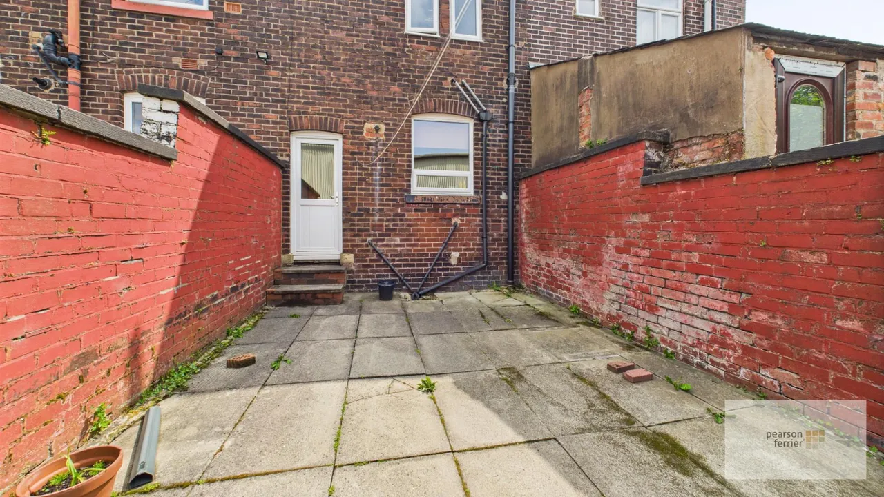 Chesham Crescent, Bury, BL9 6BX, photo 9
