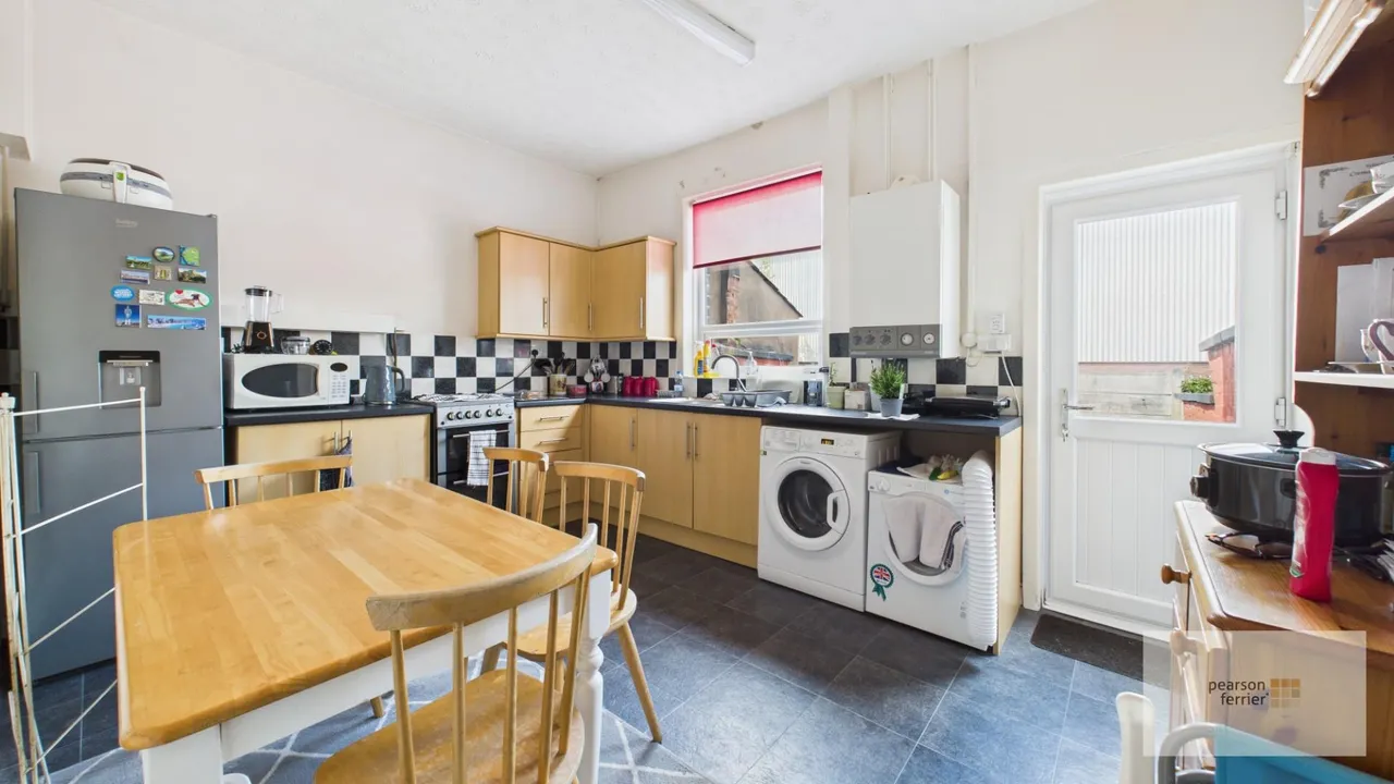 Chesham Crescent, Bury, BL9 6BX, photo 3