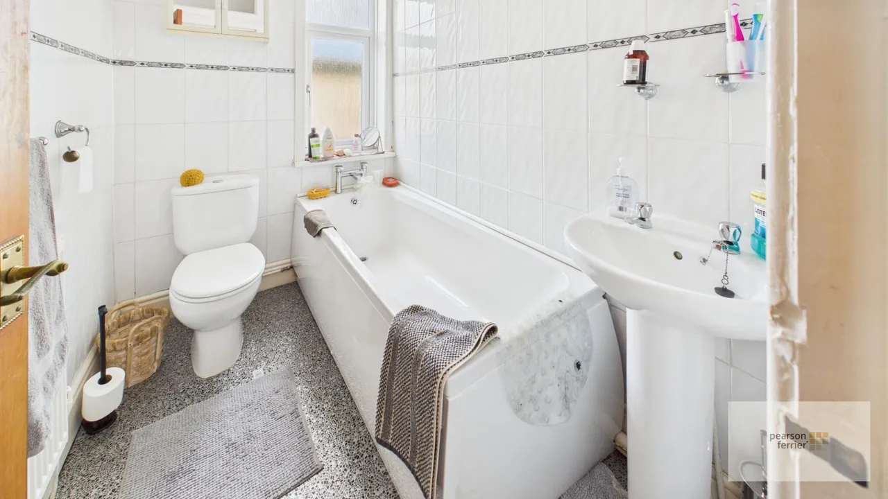 Chesham Crescent, Bury, BL9 6BX, photo 8
