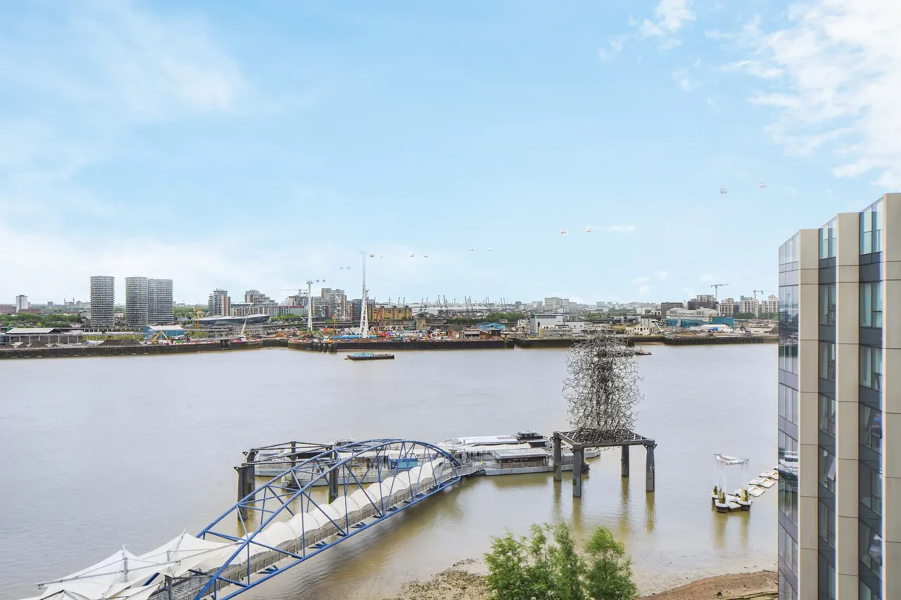 Cutter Lane, Greenwich, SE10, photo 13