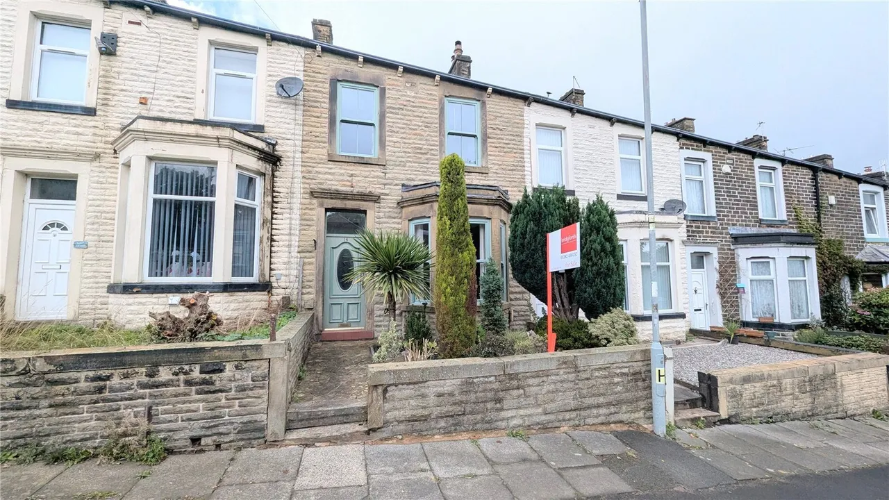 3 bed house for sale — Harriet Street, Burnley, Lancashire, BB11