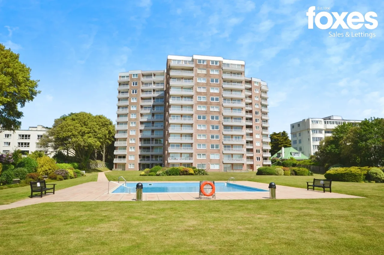2 bed flat for sale — Craghead, 77 Manor Road, Bournemouth, Dorset, BH1 3JF