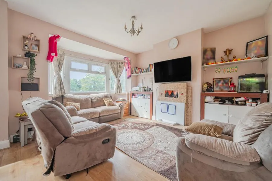 Stoke Poges Lane, Slough, SL1, photo 2