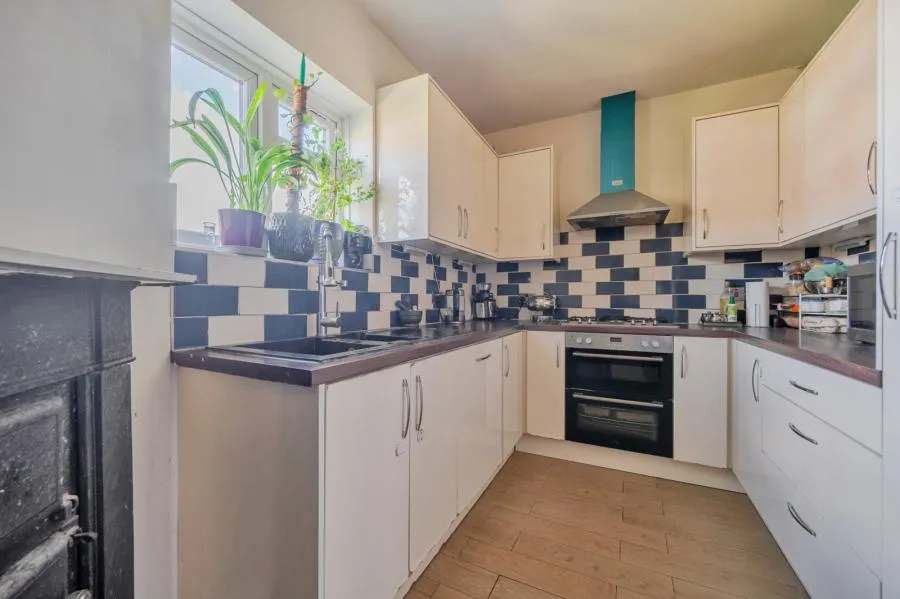 Stoke Poges Lane, Slough, SL1, photo 3