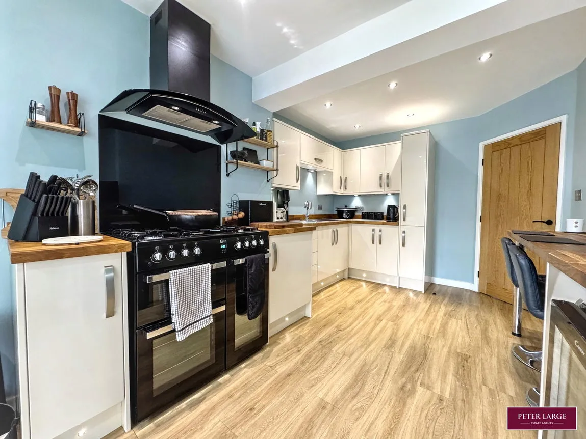 Weaver Avenue, Rhyl, Denbighshire, LL18 4HN, photo 6