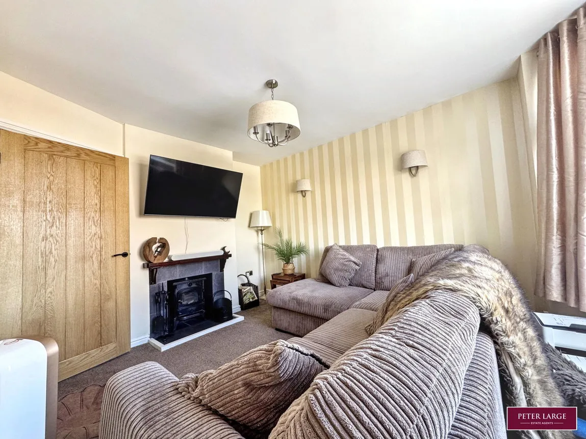 Weaver Avenue, Rhyl, Denbighshire, LL18 4HN, photo 5