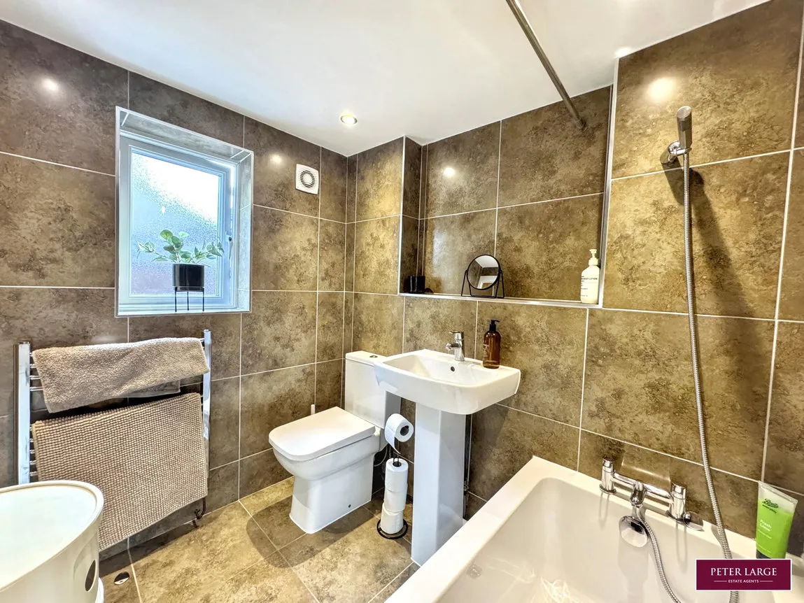 Weaver Avenue, Rhyl, Denbighshire, LL18 4HN, photo 14