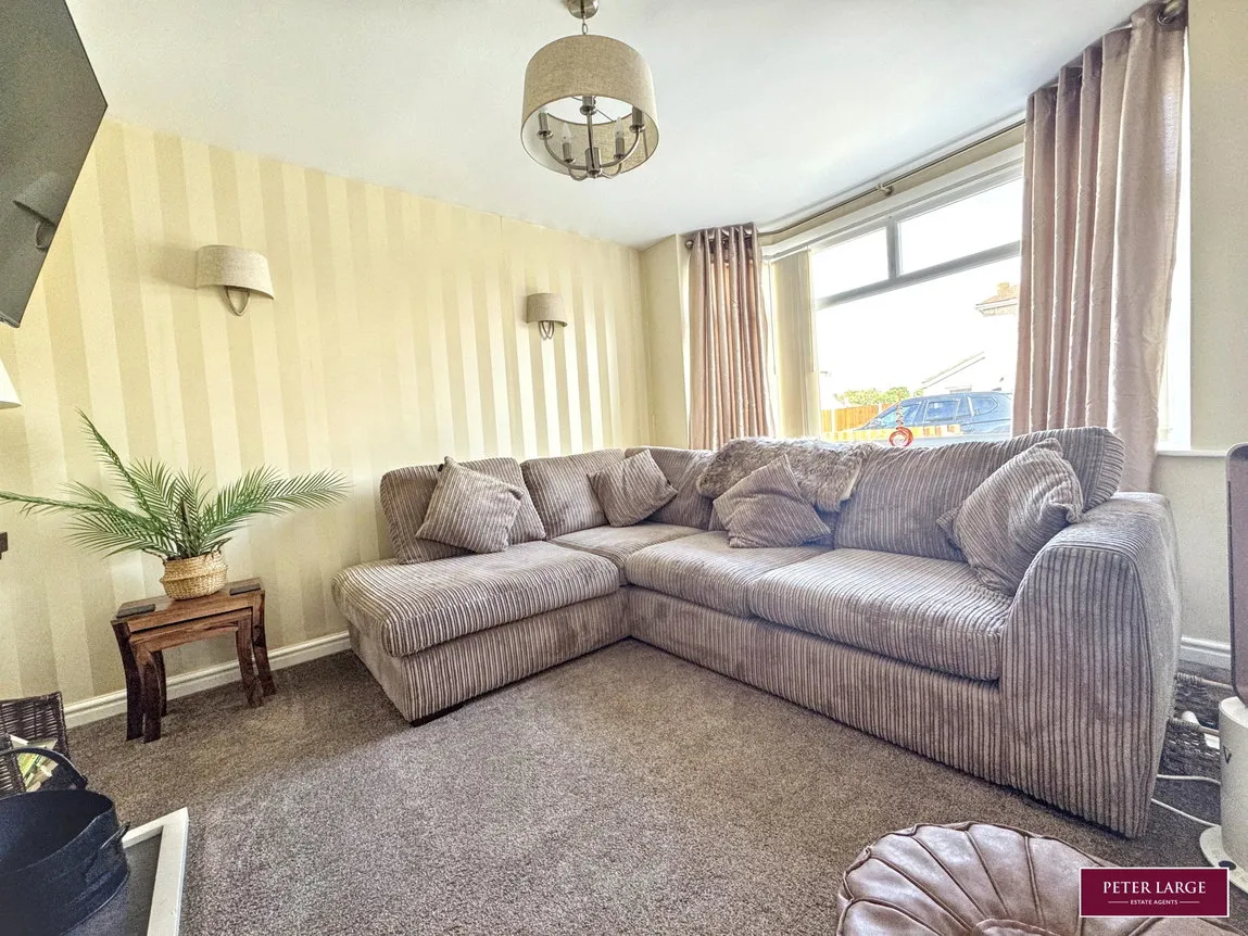 Weaver Avenue, Rhyl, Denbighshire, LL18 4HN, photo 4