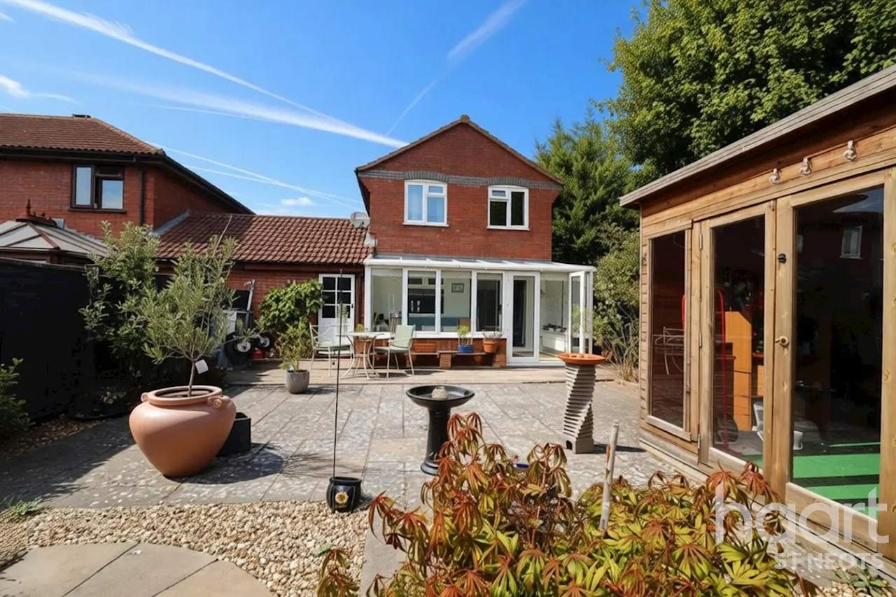 Carisbrooke Way, Eynesbury, PE19, photo 17