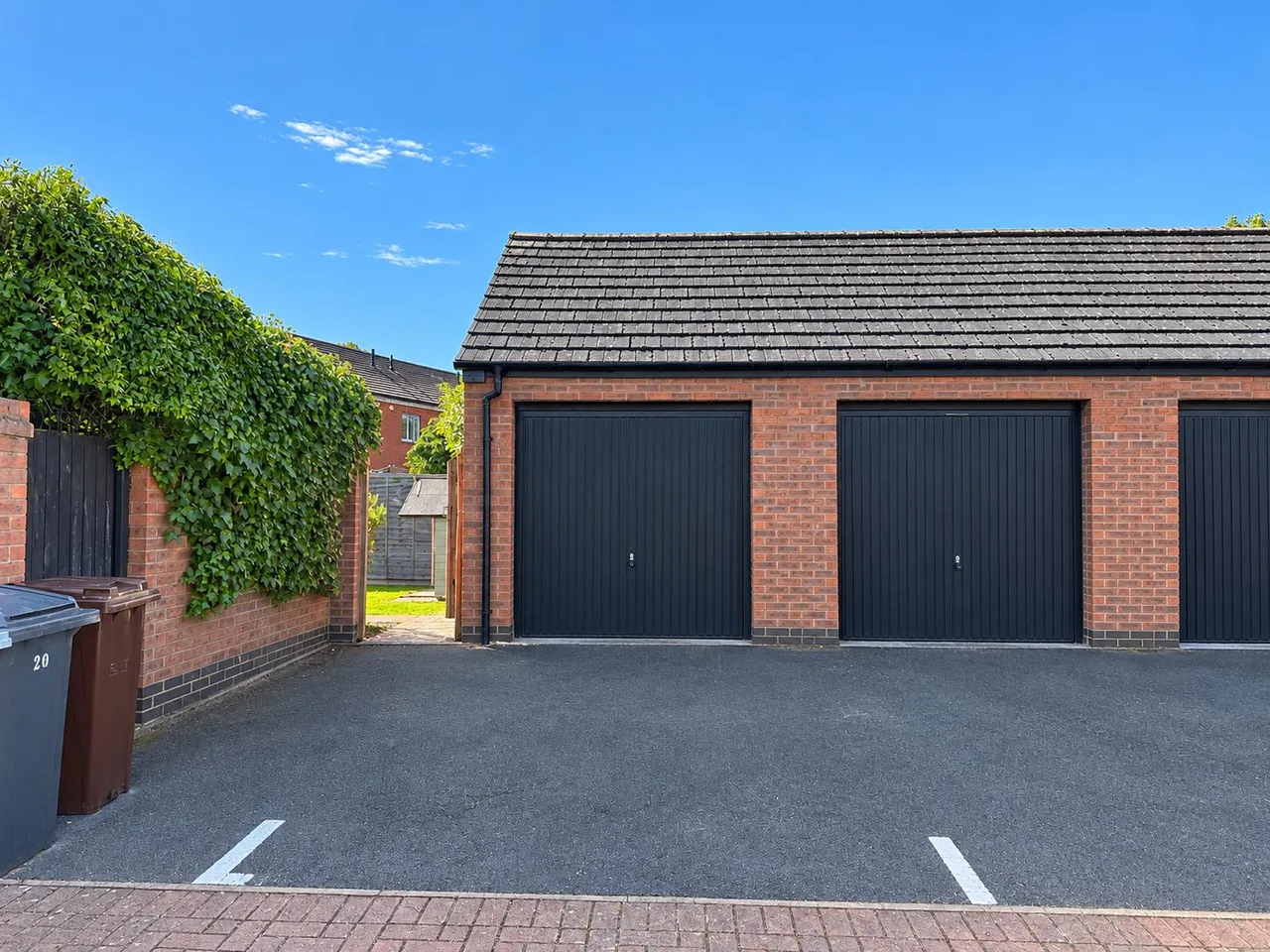 3 bed house for sale, Mercury Drive, Wolverhampton, WV10