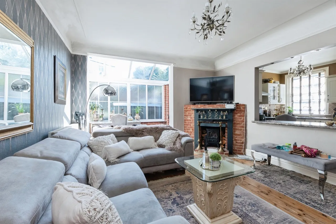 St. Albans Crescent, Bournemouth, BH8, photo 3