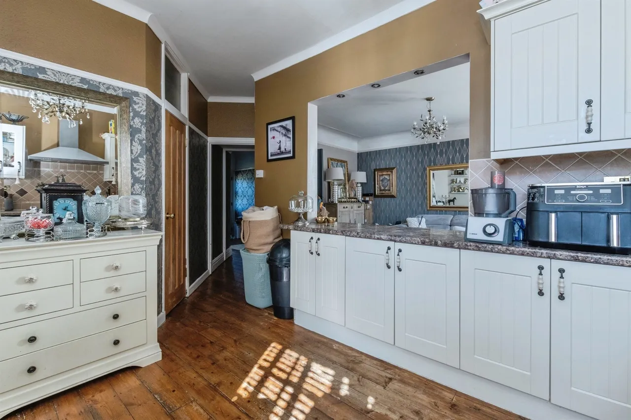 St. Albans Crescent, Bournemouth, BH8, photo 6