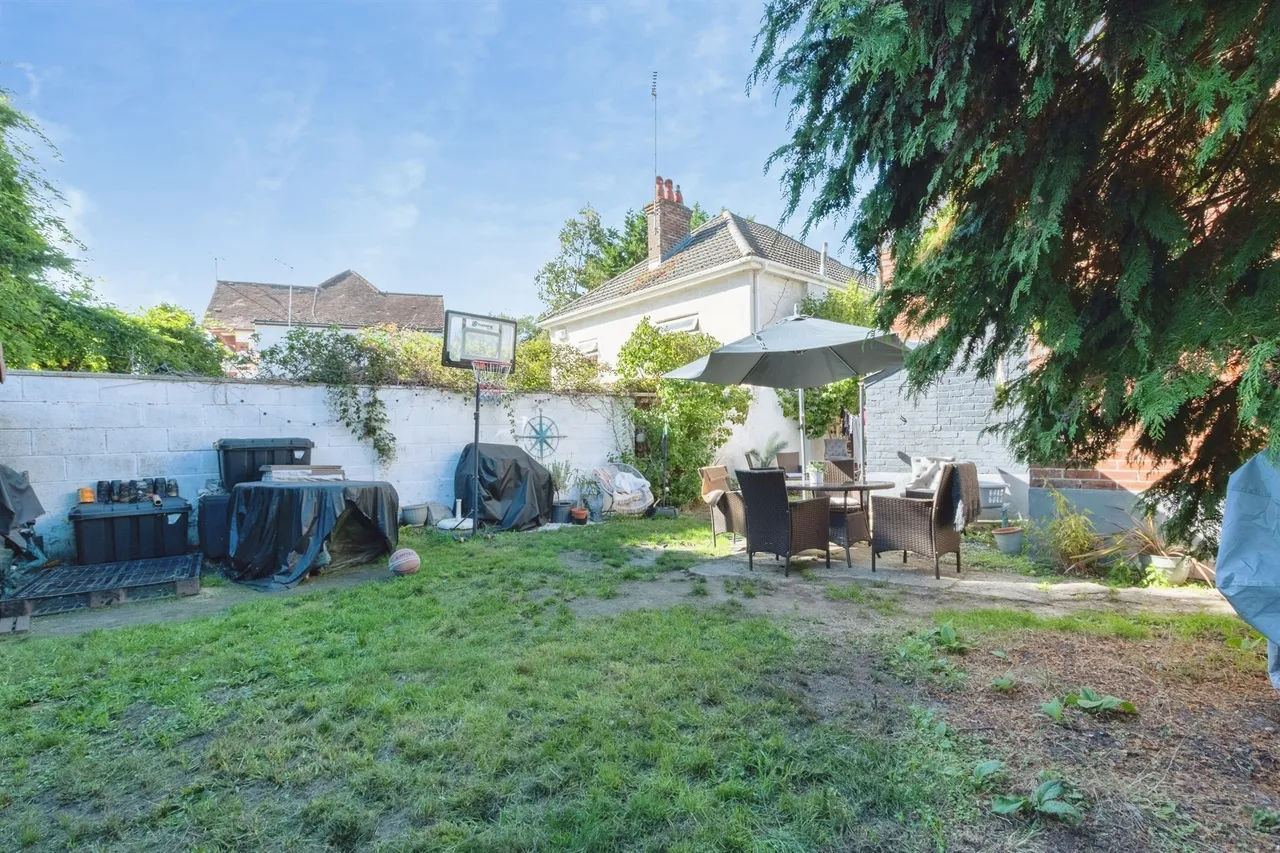 St. Albans Crescent, Bournemouth, BH8, photo 12