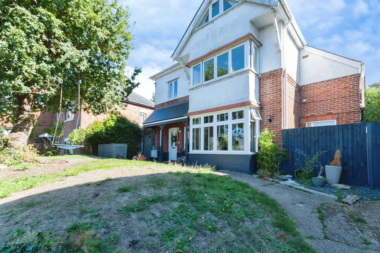 2 bed flat for sale, St. Albans Crescent, Bournemouth, BH8