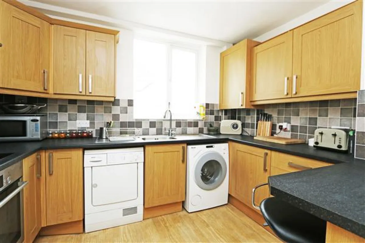 Grosvenor Court, Putney, photo 6