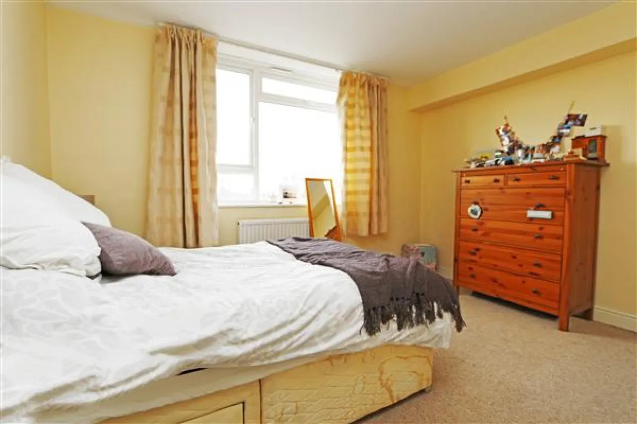 Grosvenor Court, Putney, photo 4