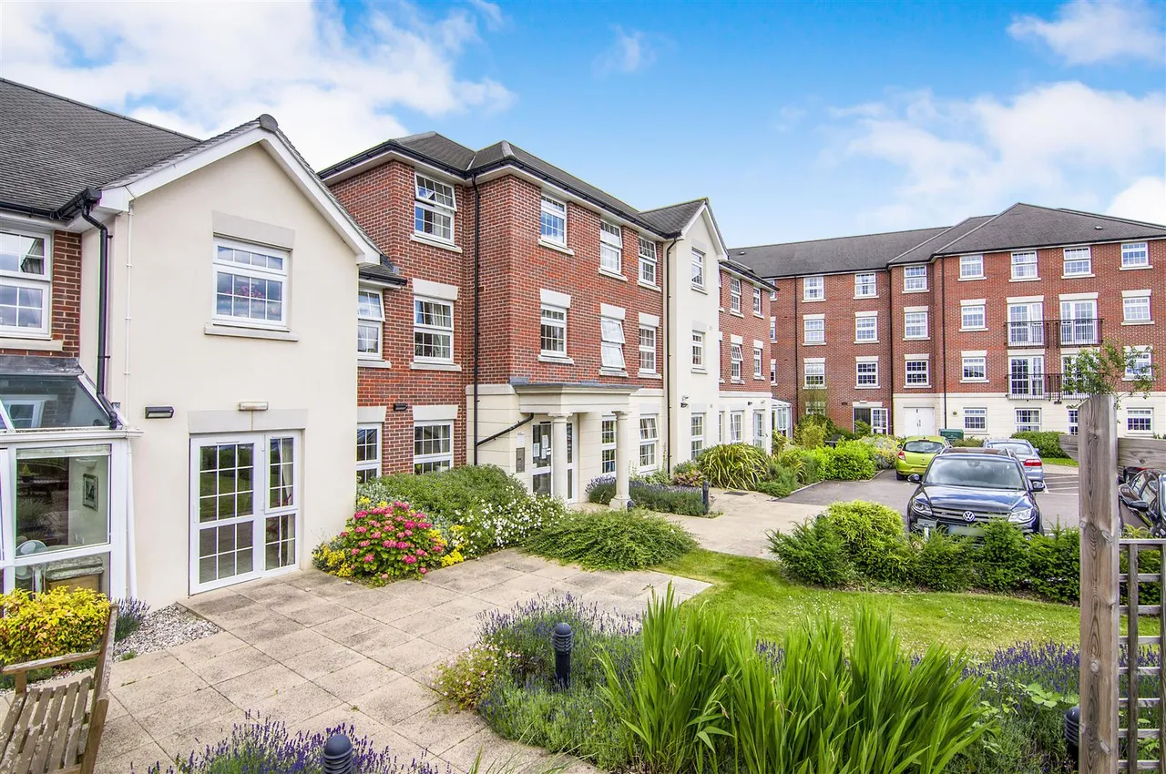High Street, Ongar, CM5, photo 13