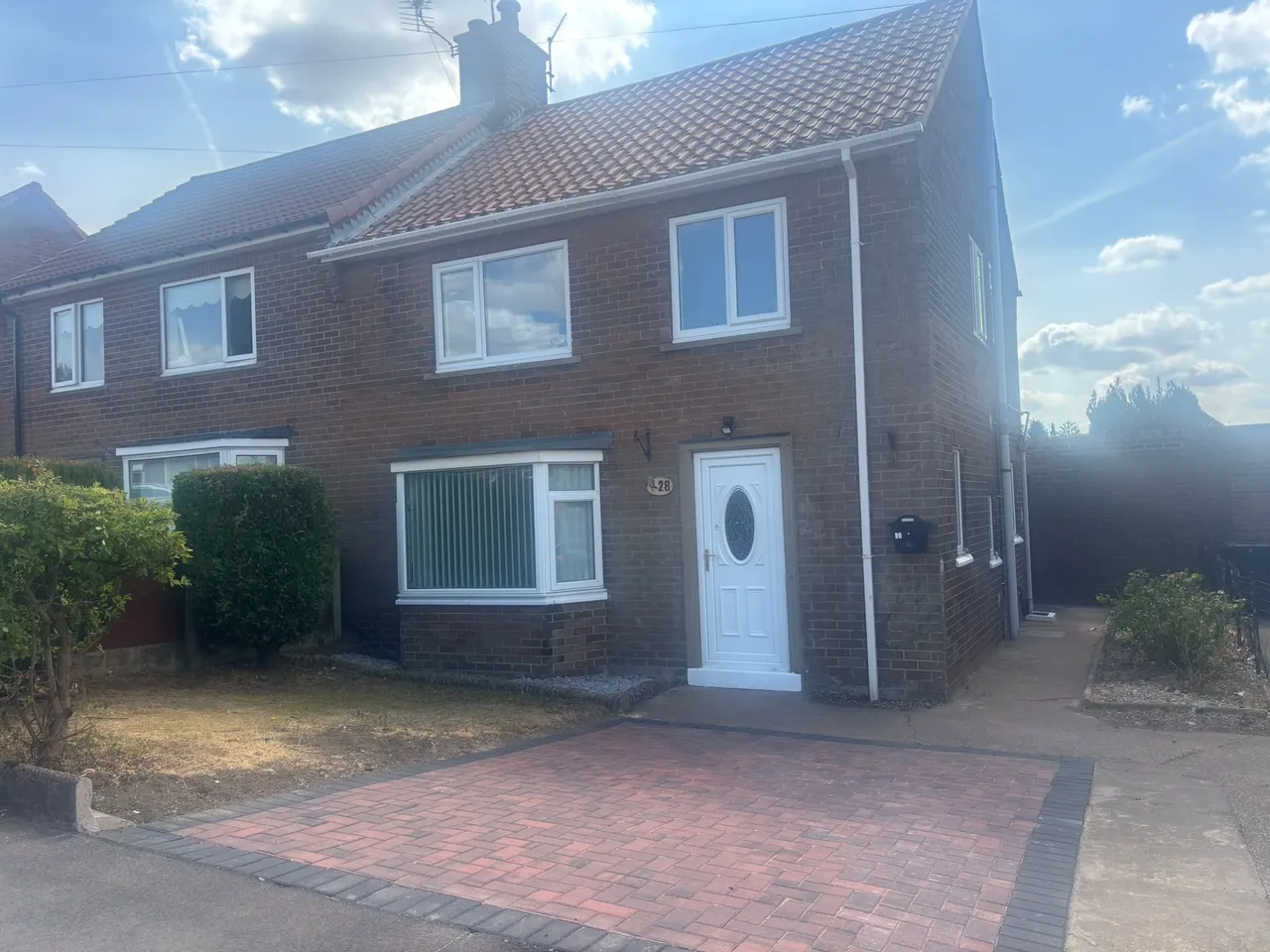 3 bed house to rent — Burns Road, Dinnington