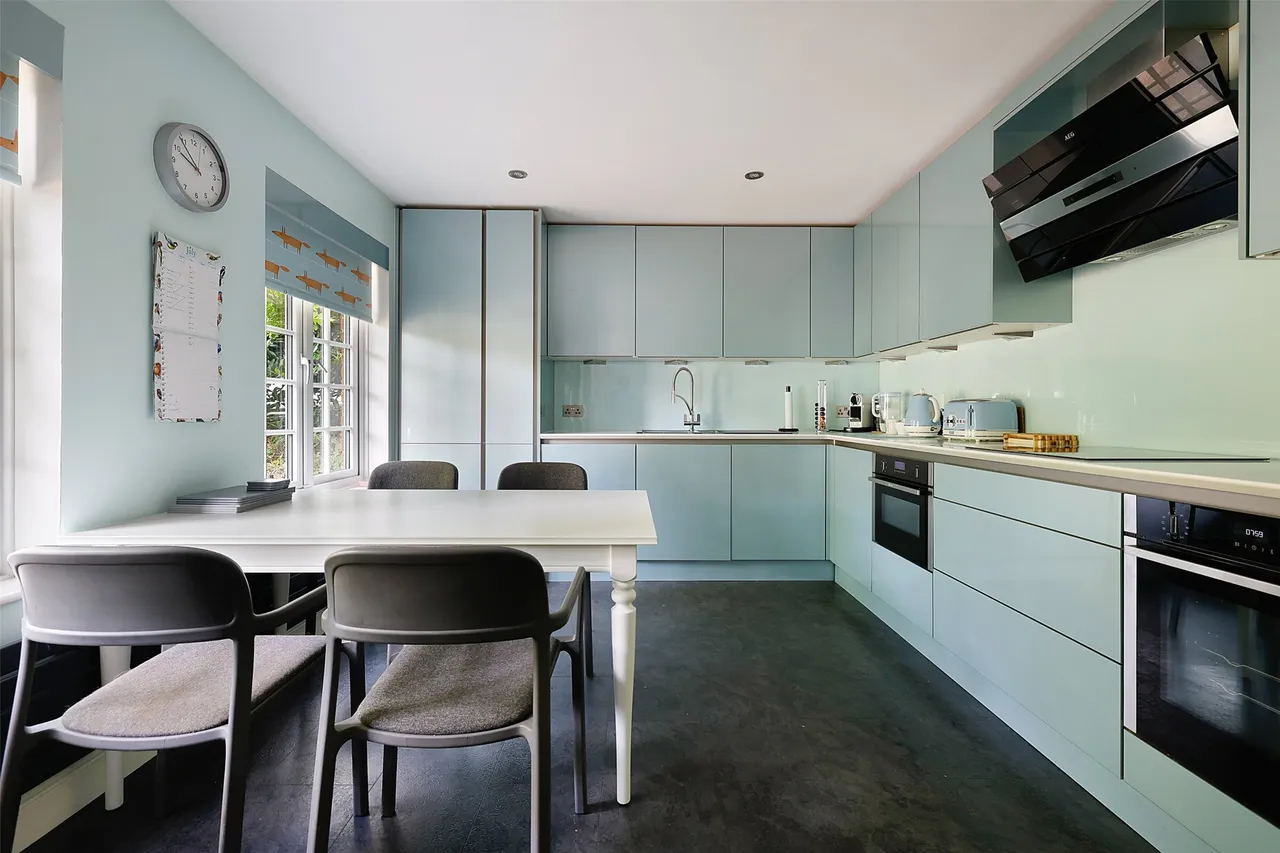 5 bed property for sale, Westcott Street, Westcott, RH4