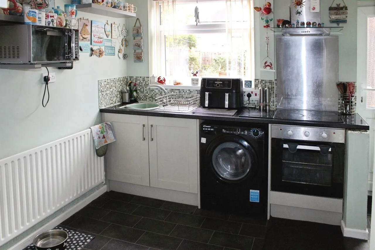 Greencroft, Clifton, NG11, photo 2
