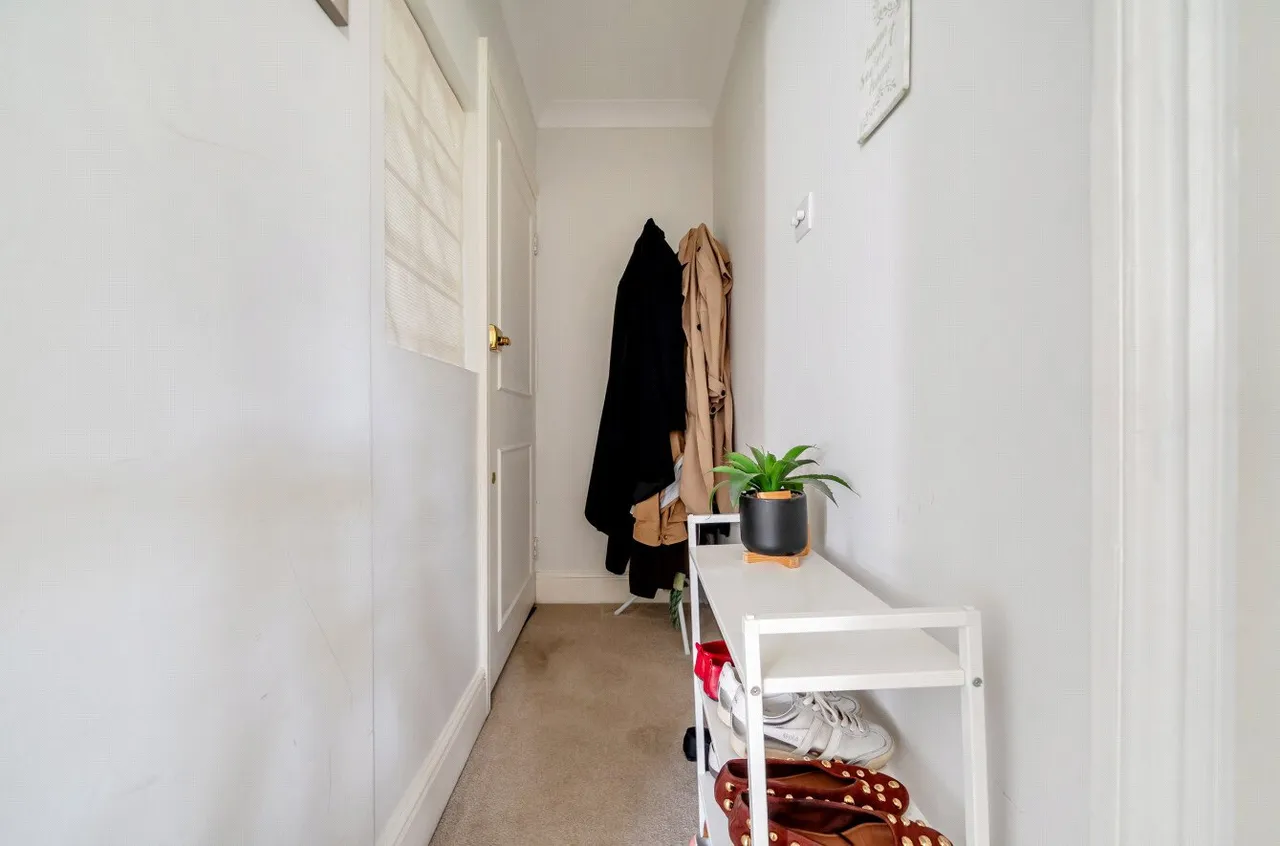 Clandon Road, Guildford, GU1, photo 8