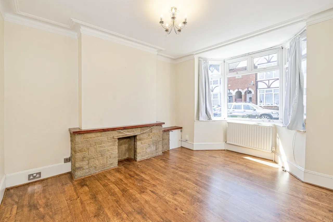Estcourt Road, Watford, photo 2