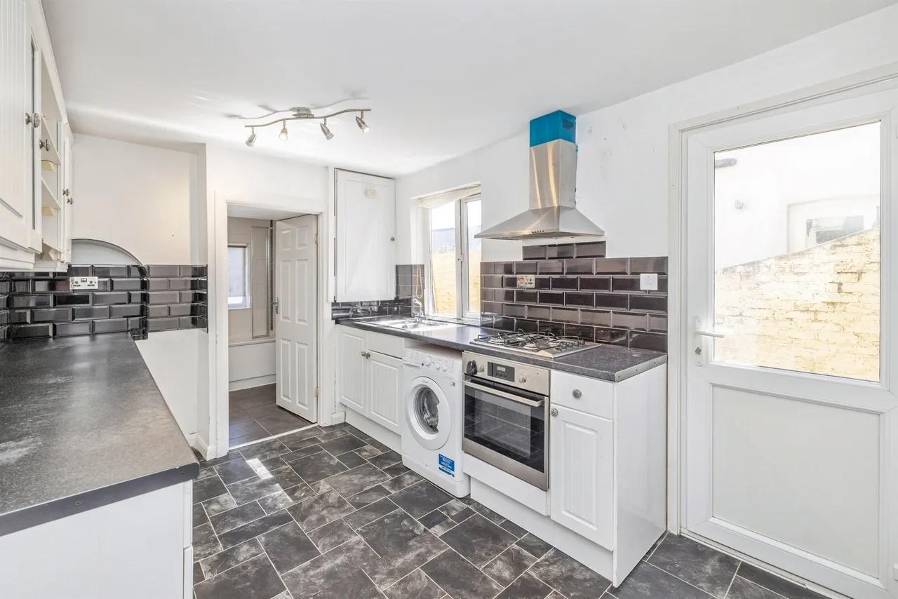 Estcourt Road, Watford, photo 6