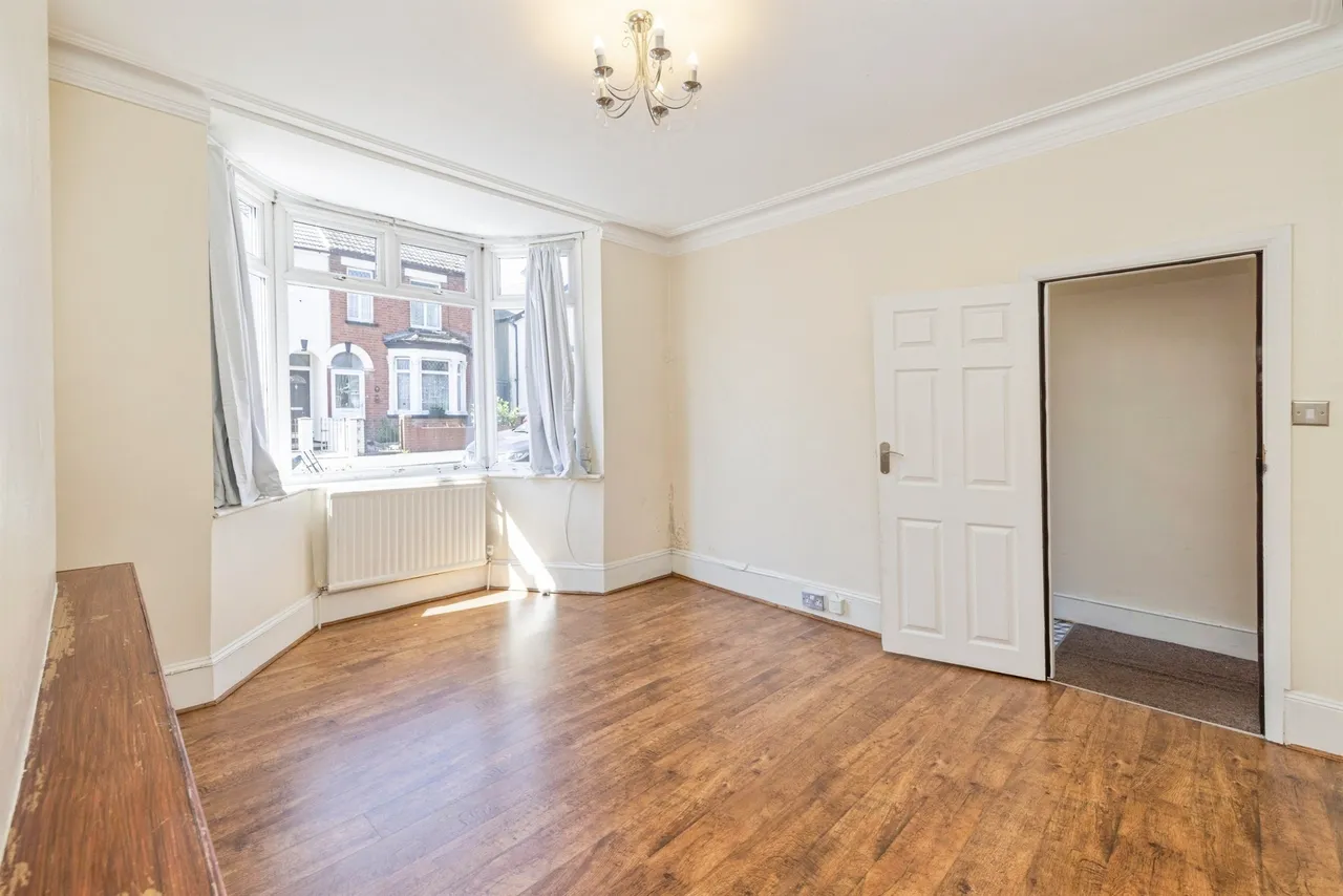 Estcourt Road, Watford, photo 4