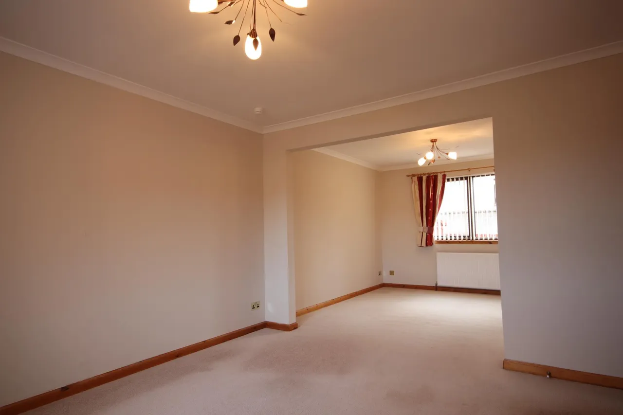 Springfield Drive, Elgin, IV30, photo 3