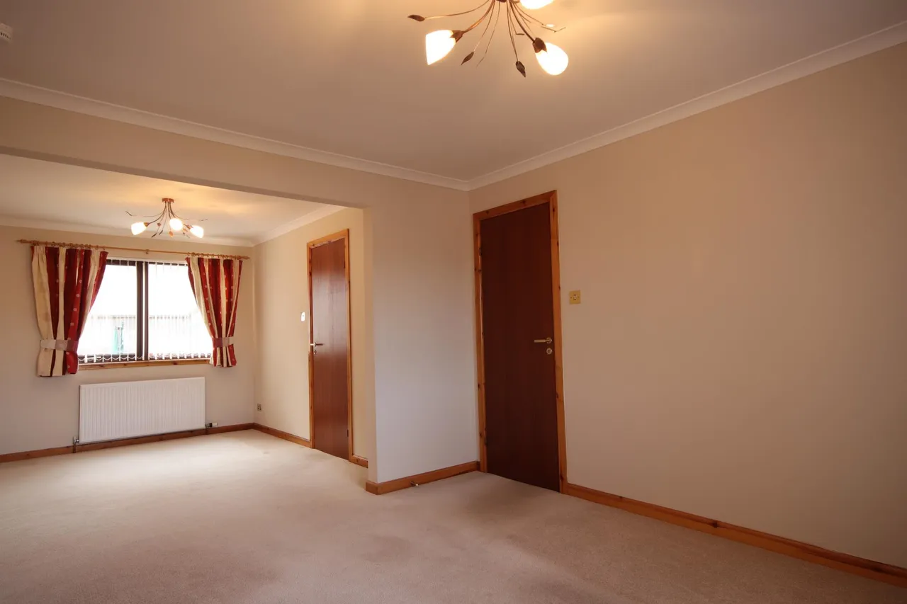 Springfield Drive, Elgin, IV30, photo 4
