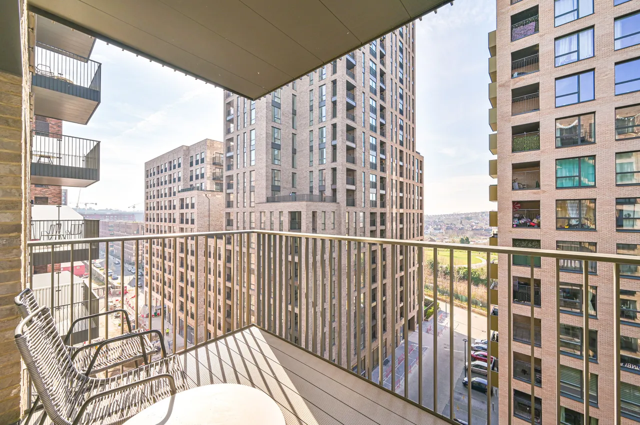 London, NW9, photo 14
