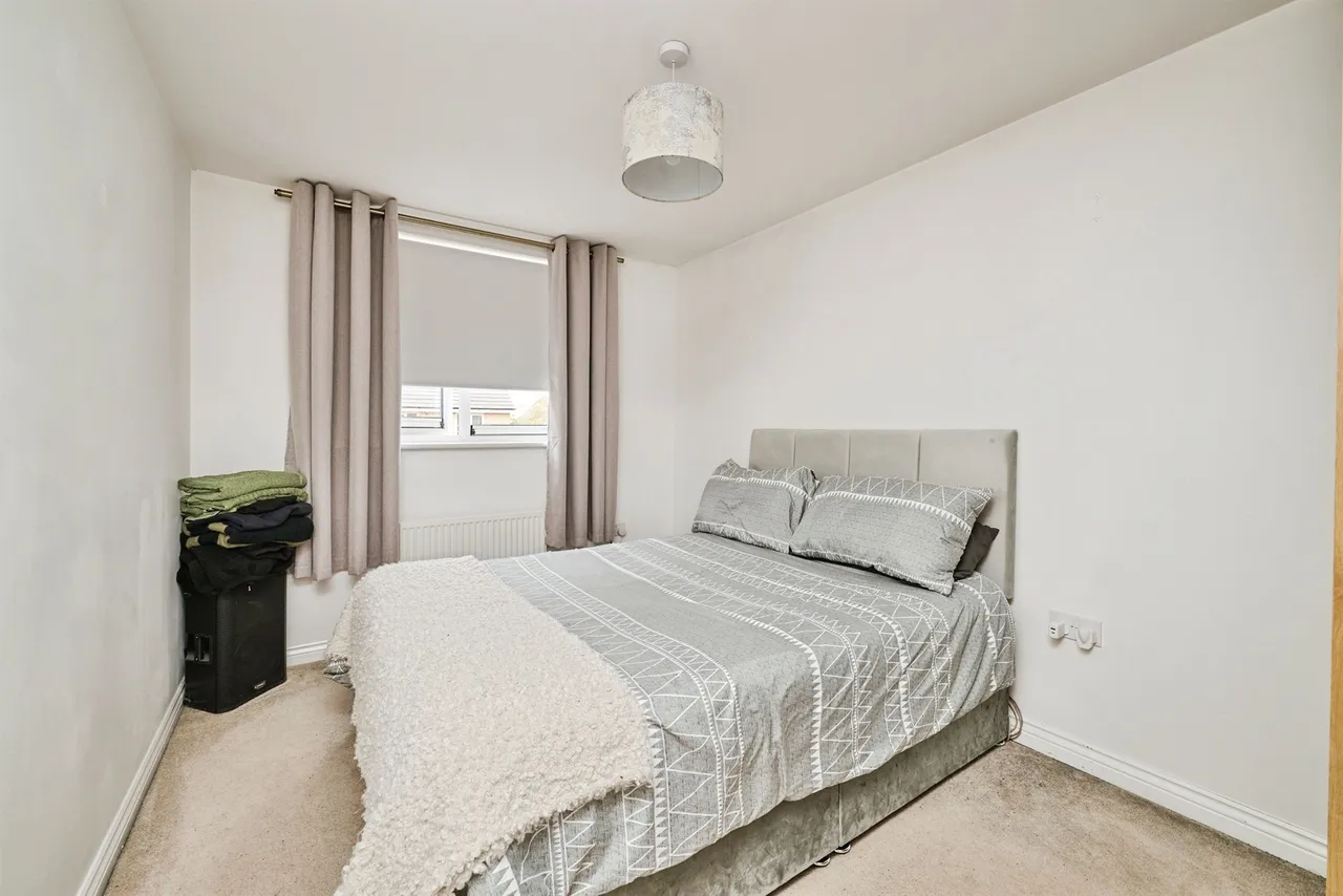 Buttercup Avenue, St. Neots, PE19, photo 5