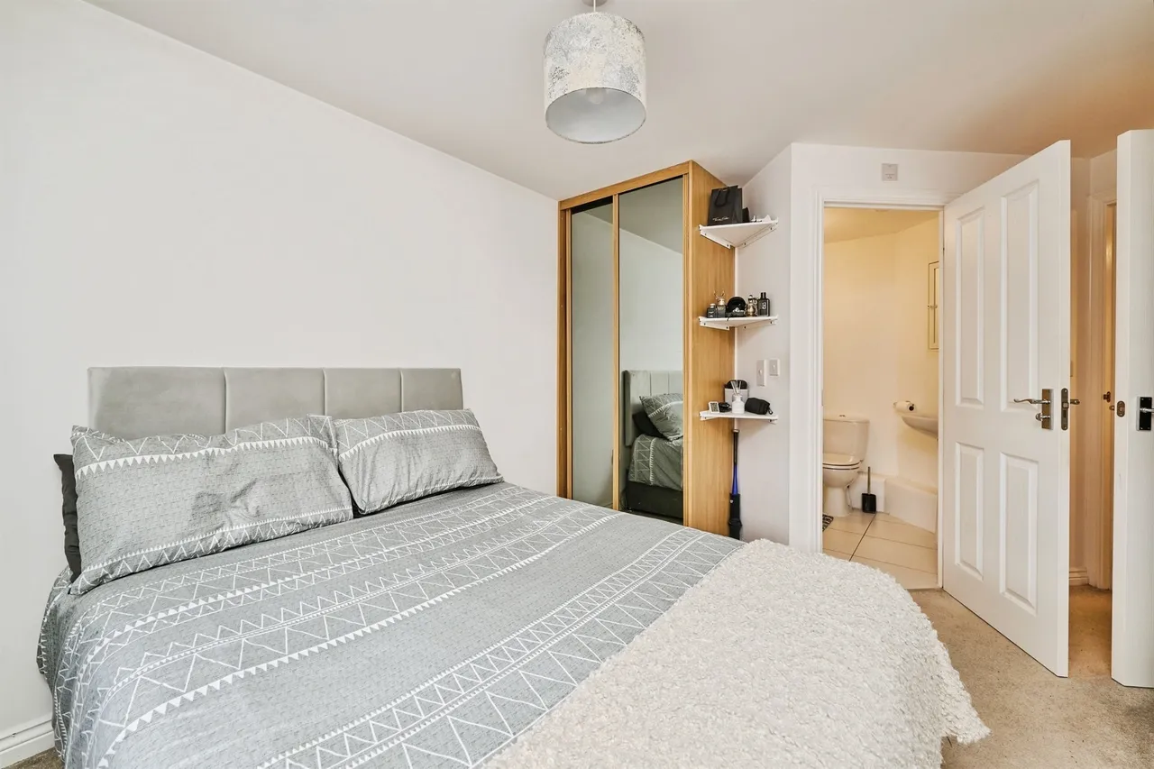 Buttercup Avenue, St. Neots, PE19, photo 6